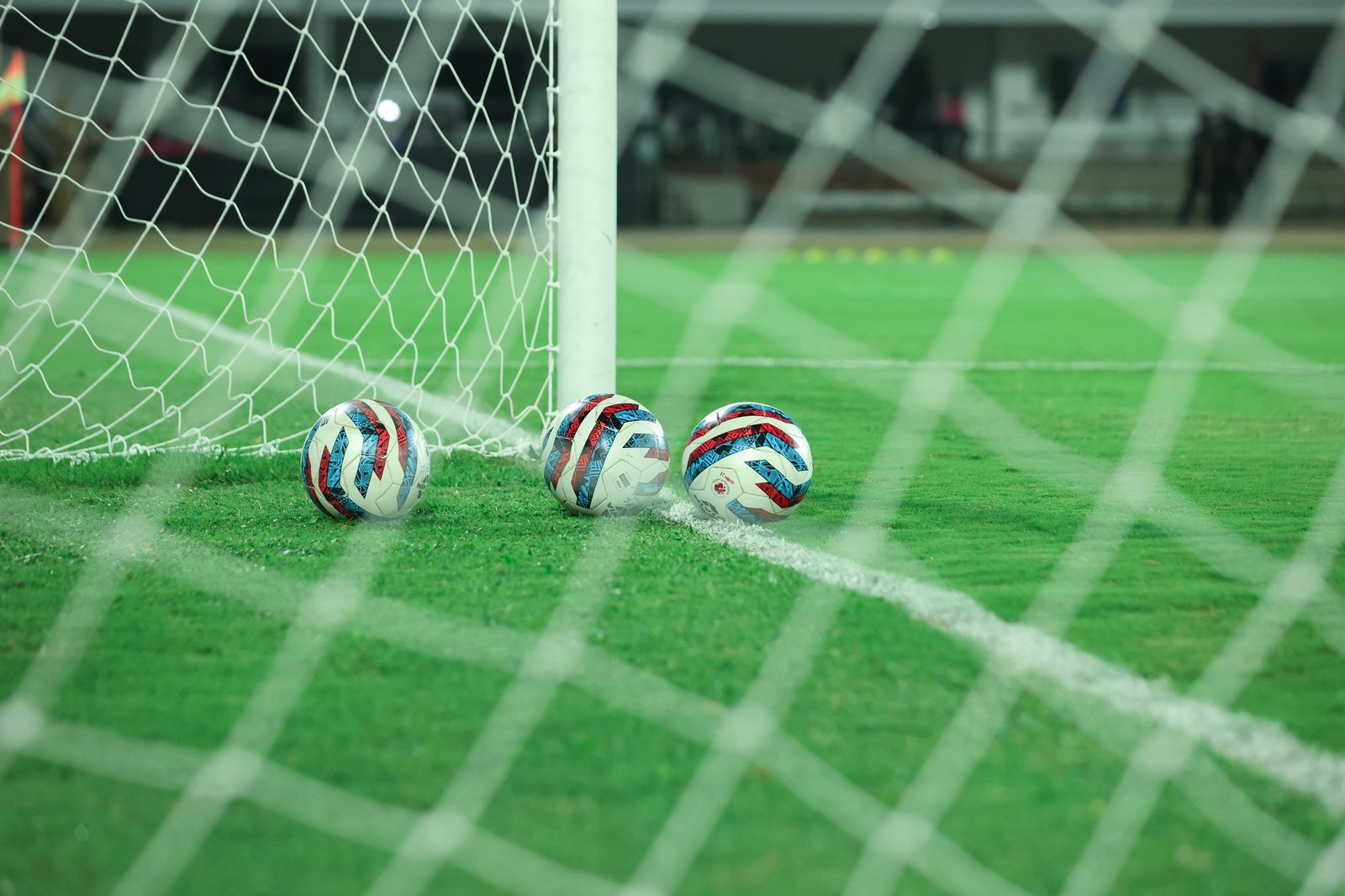 江南体育官网｜卡里克称芒特恐仍无法复出，拒谈拉爵被罚！曼联欲赢主场虫埃弗顿（封面配图）